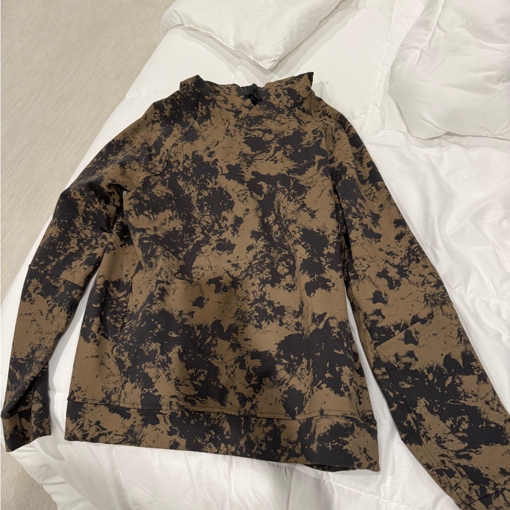 Men’s lululemon Black and Brown Jogger and sweatshirt set